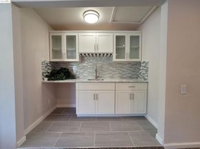 7856 Ney Ave, Oakland CA 94605