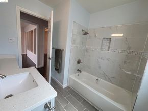 7856 Ney Ave, Oakland CA 94605