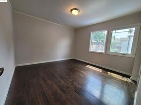 7856 Ney Ave, Oakland CA 94605