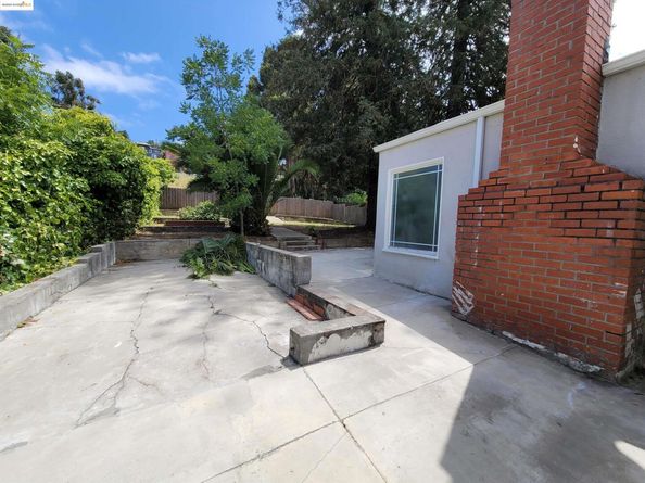 7856 Ney Ave, Oakland CA 94605