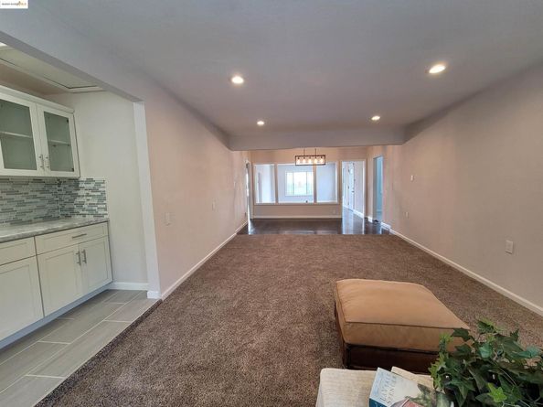 7856 Ney Ave, Oakland CA 94605
