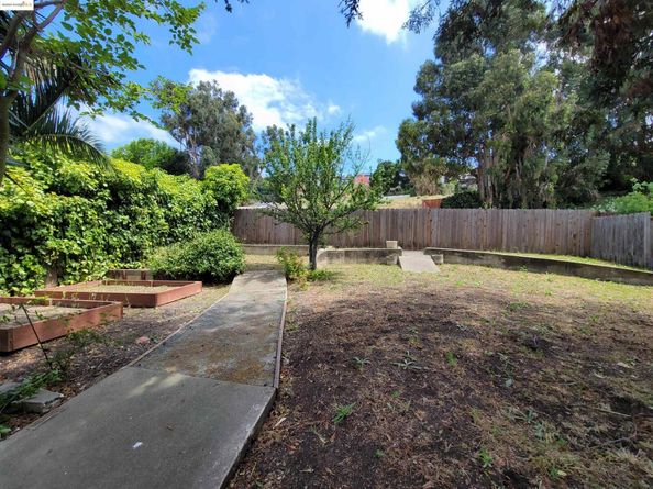 7856 Ney Ave, Oakland CA 94605