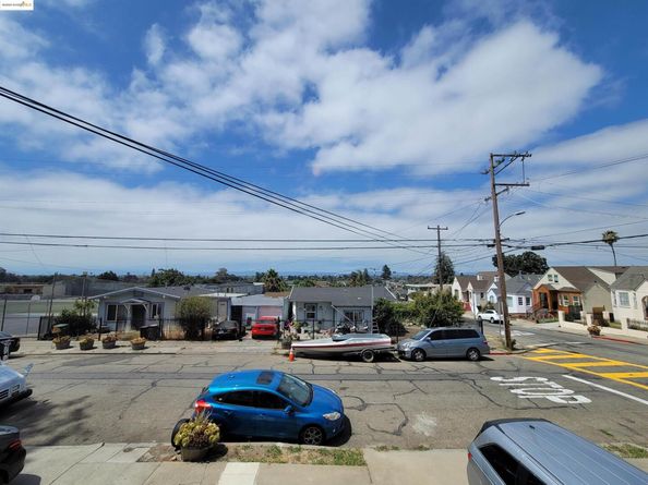 7856 Ney Ave, Oakland CA 94605