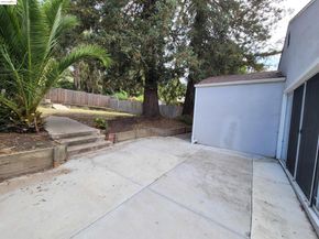 7856 Ney Ave, Oakland CA 94605