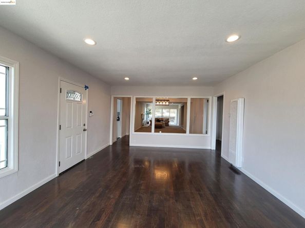7856 Ney Ave, Oakland CA 94605