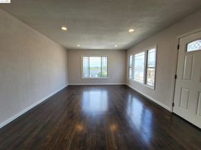 7856 Ney Ave, Oakland CA 94605