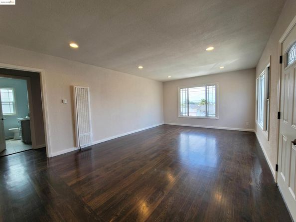 7856 Ney Ave, Oakland CA 94605