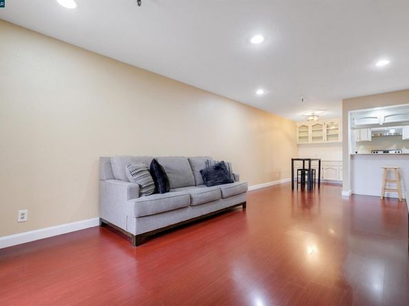 1132 carpentier st 210, San Leandro CA 94577