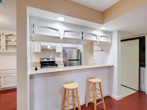 1132 carpentier st 210, San Leandro CA 94577