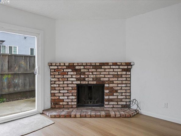 10401 Shaw St 401, Oakland CA 94605
