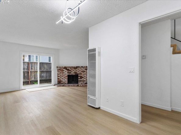 10401 Shaw St 401, Oakland CA 94605