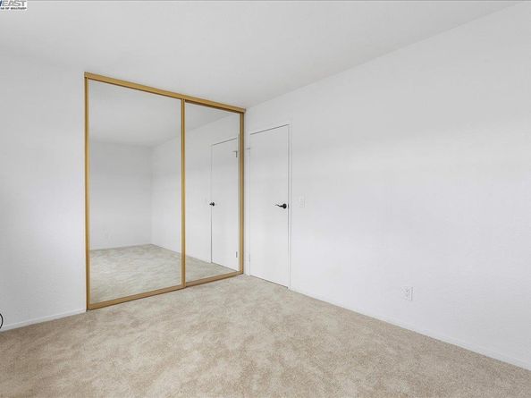10401 Shaw St 401, Oakland CA 94605