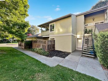 1023 Delna Manor