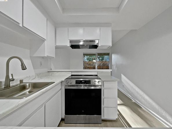 1023 Delna Manor Lane, San Jose CA 95128
