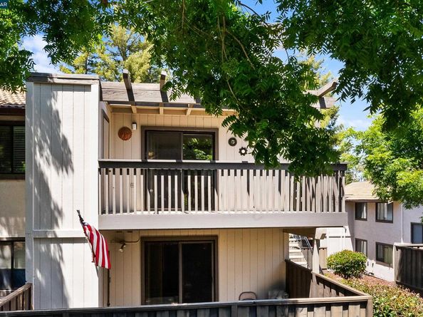 1383 Hull Ln, Martinez CA 94553