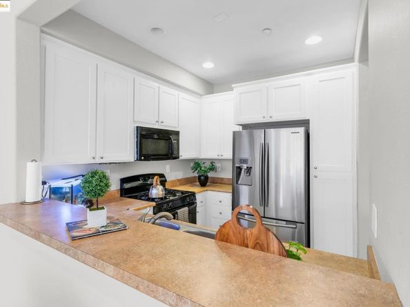 6063 Old Quarry Loop, Oakland CA 94605