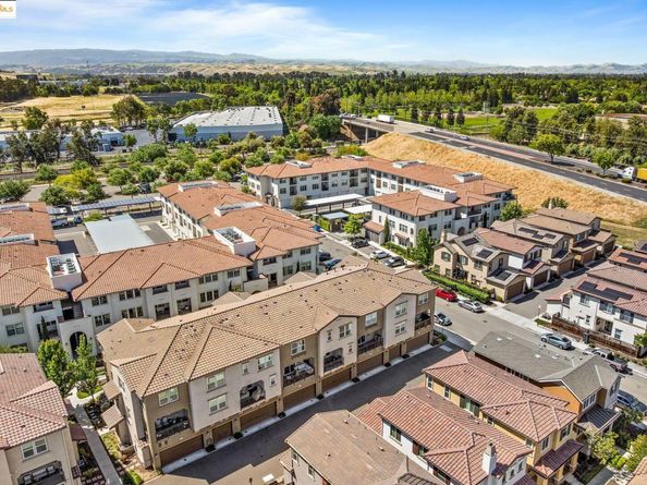 1280 Gusty Loop #4 4, Livermore CA 94550