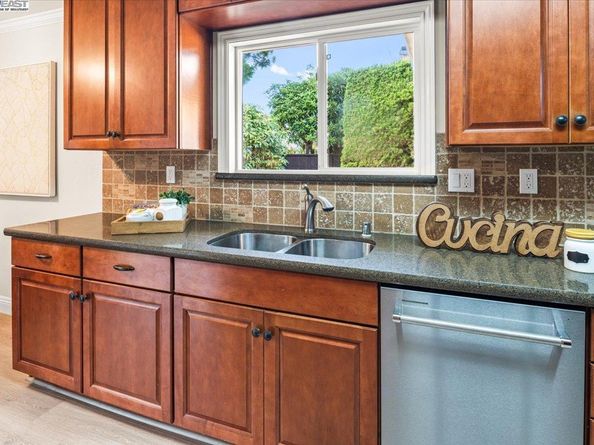 25631 Paul Ct, Hayward CA 94541
