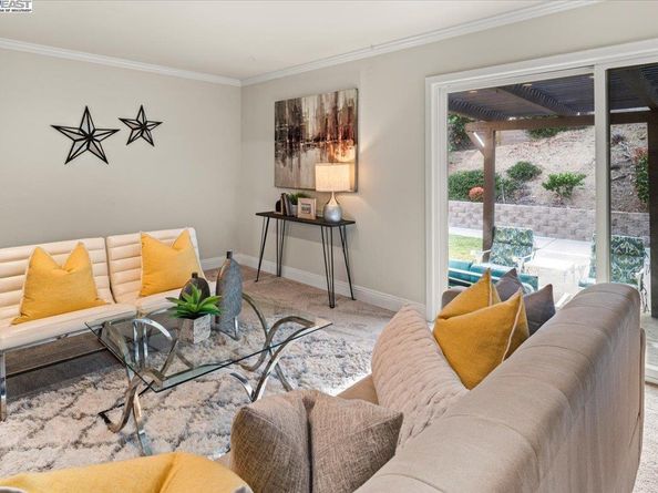 25631 Paul Ct, Hayward CA 94541