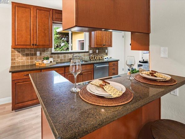 25631 Paul Ct, Hayward CA 94541