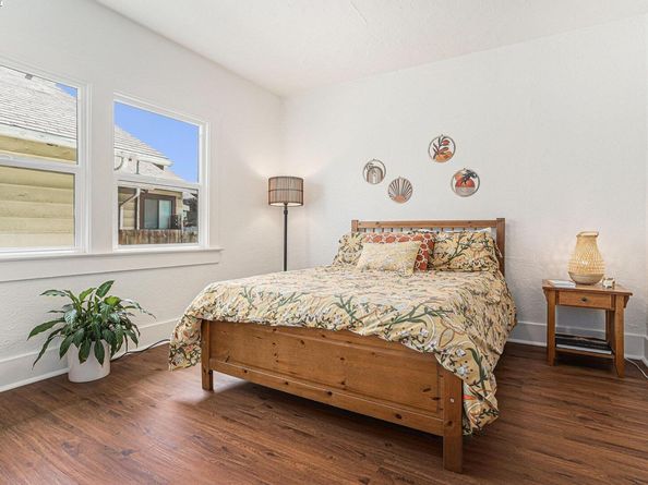 2210 Clement Ave, Alameda CA 94501