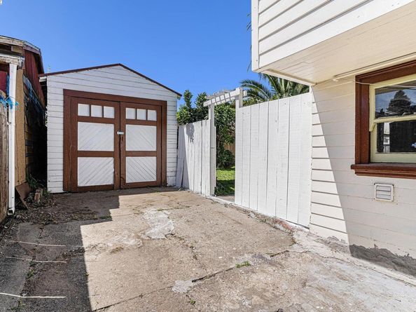 2210 Clement Ave, Alameda CA 94501