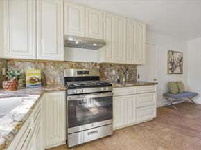 15 Long Creek Cir, Clayton CA 94517