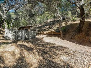 5860 Leona St, Oakland CA 94605