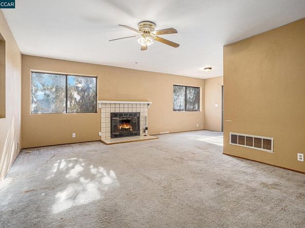 5860 Leona St, Oakland CA 94605