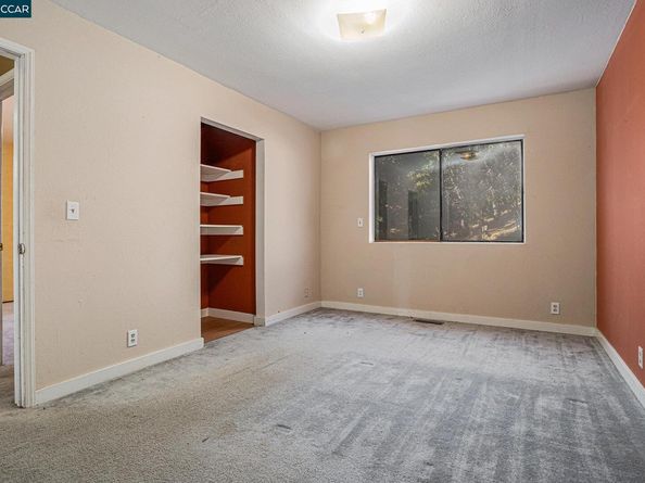 5860 Leona St, Oakland CA 94605