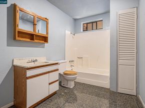 5860 Leona St, Oakland CA 94605