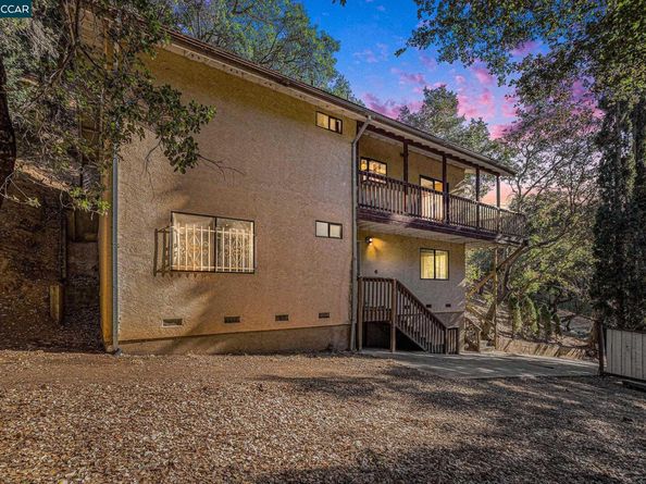 5860 Leona St, Oakland CA 94605