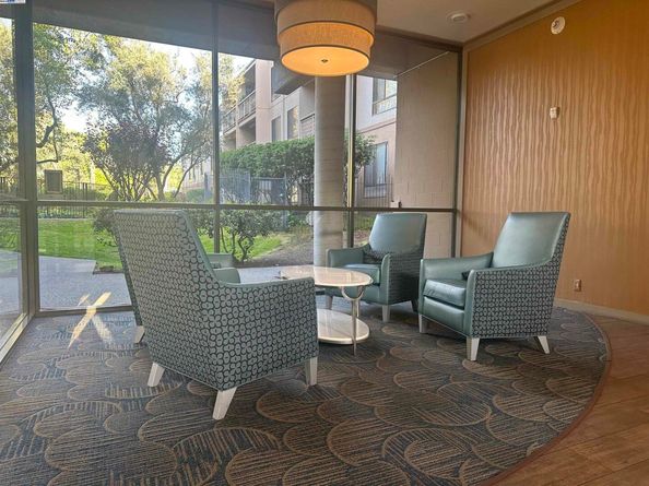 450 N Civic Dr 311, Walnut Creek CA 94596