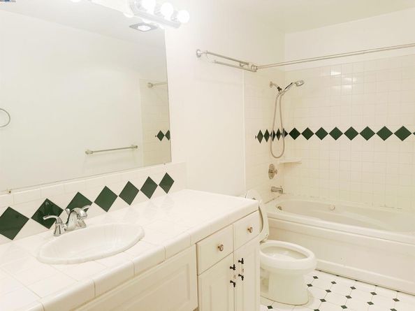450 N Civic Dr 311, Walnut Creek CA 94596