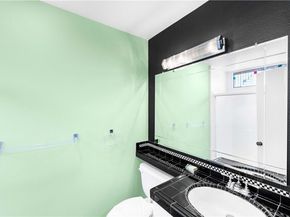 10126 Reseda 121, Northridge (los Angeles) CA 91324