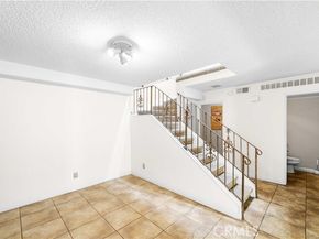 10126 Reseda 121, Northridge (los Angeles) CA 91324
