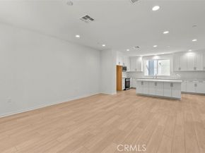 5868 Linden Ave Avenue 6, Long Beach CA 90805