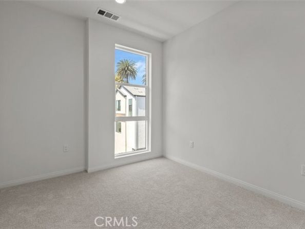 5868 Linden Ave Avenue 6, Long Beach CA 90805