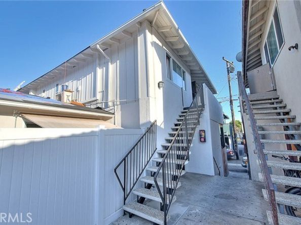 735 James Street, Costa Mesa CA 92627