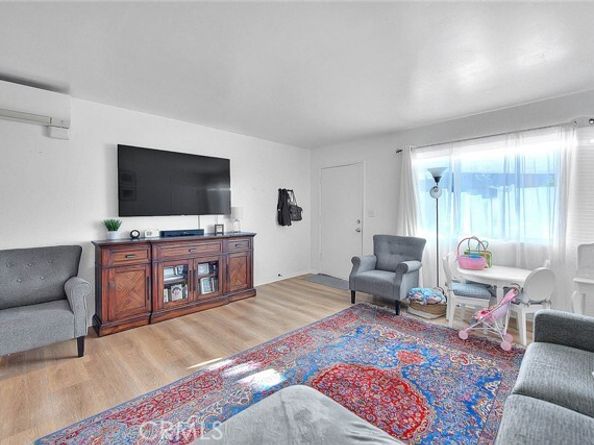 735 James Street, Costa Mesa CA 92627
