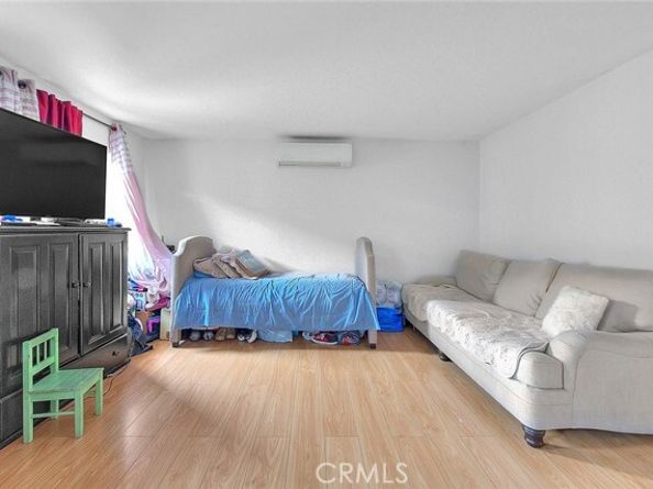 735 James Street, Costa Mesa CA 92627