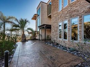 2362 Edgehill Road, Vista CA 92084