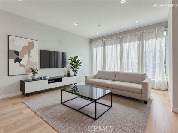 4821 Bakman 201, North Hollywood (los Angeles) CA 91601