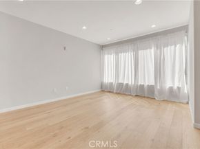 4821 Bakman 201, North Hollywood (los Angeles) CA 91601