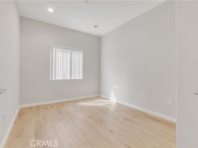 4821 Bakman 201, North Hollywood (los Angeles) CA 91601