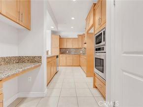 4821 Bakman 201, North Hollywood (los Angeles) CA 91601