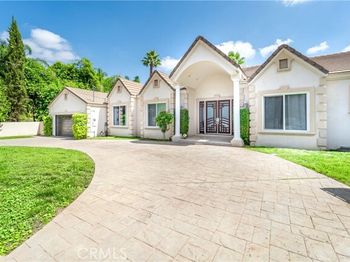 5206 Topeka Drive