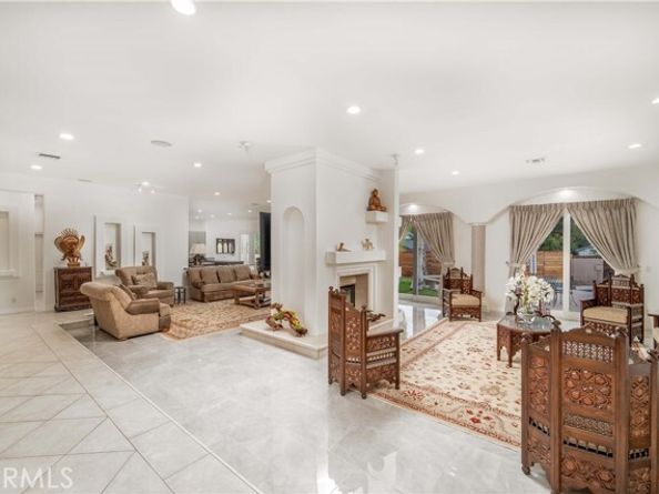 5206 Topeka Drive, Tarzana (los Angeles) CA 91356