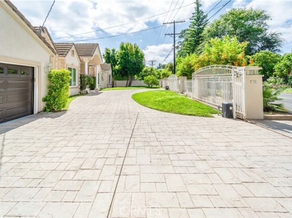 5206 Topeka Drive, Tarzana (los Angeles) CA 91356