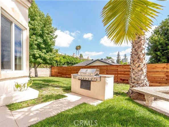 5206 Topeka Drive, Tarzana (los Angeles) CA 91356